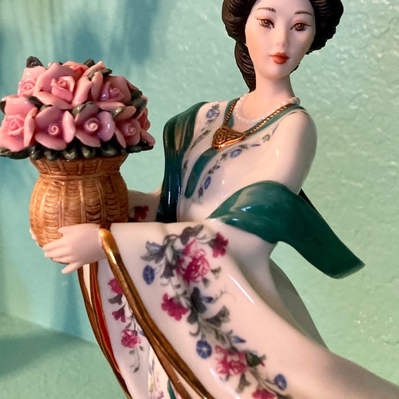 The Rose Princess by Lena Liu - Picture 6 of 8